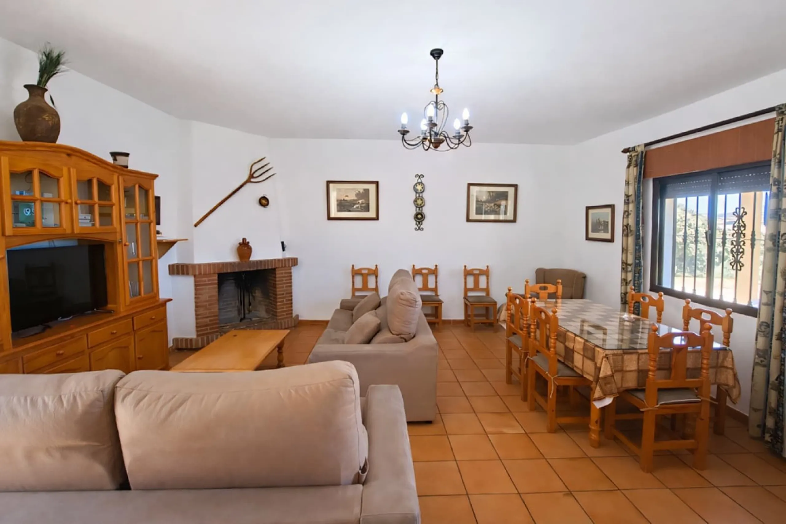Finca with panoramic views in Ronda with private pool, productive olive grove and Andalusian house · Ideal rural tourism investment