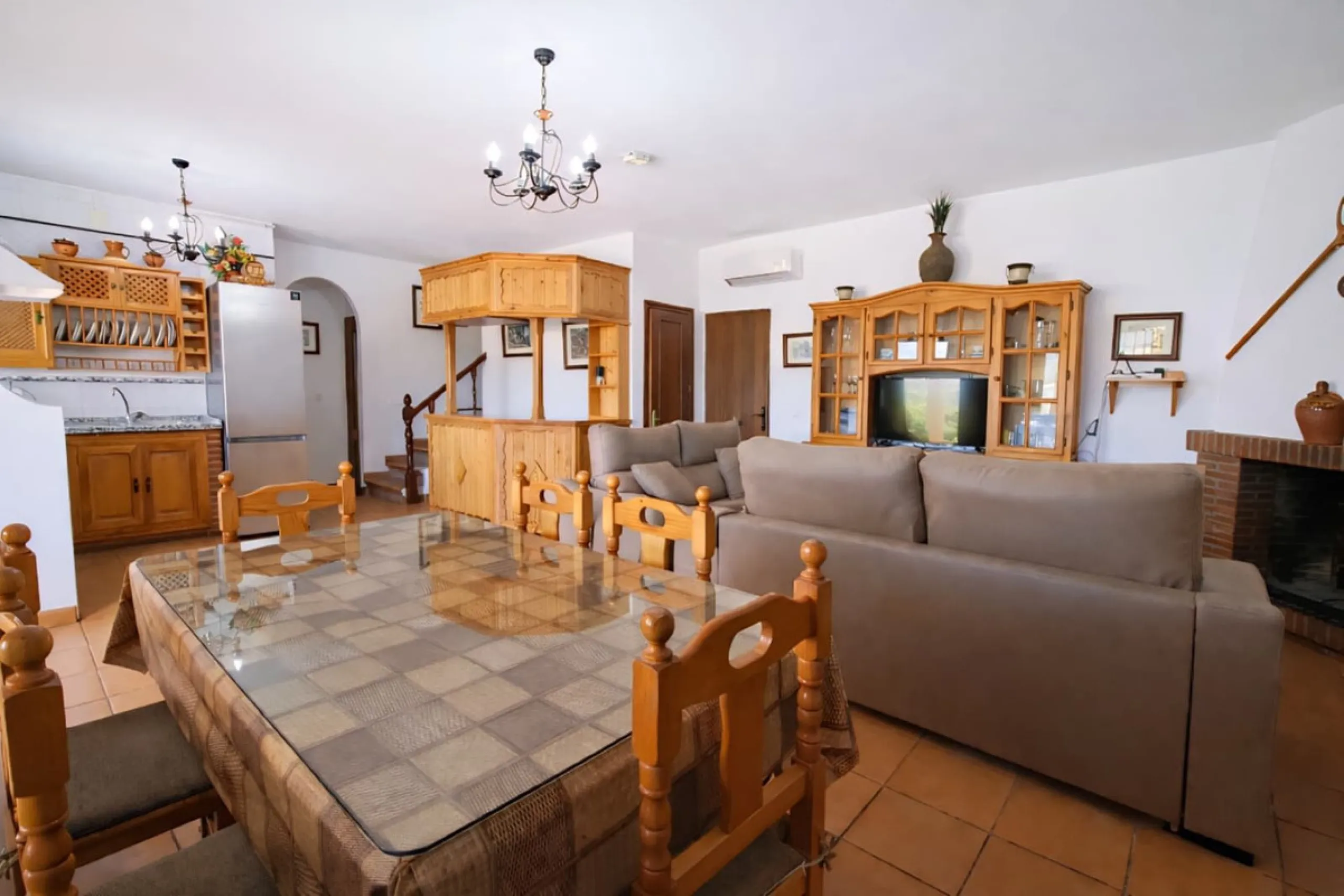 Finca with panoramic views in Ronda with private pool, productive olive grove and Andalusian house · Ideal rural tourism investment