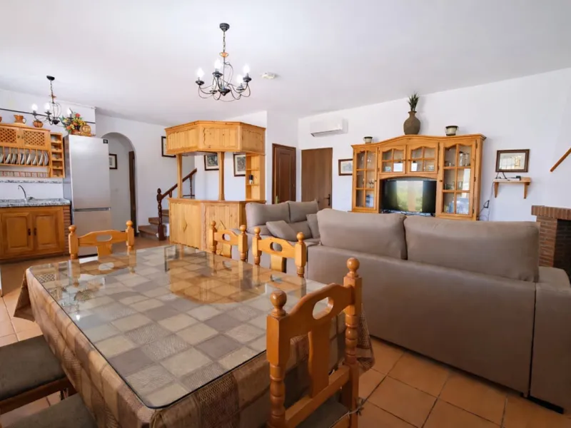 Finca with panoramic views in Ronda with private pool, productive olive grove and Andalusian house · Ideal rural tourism investment