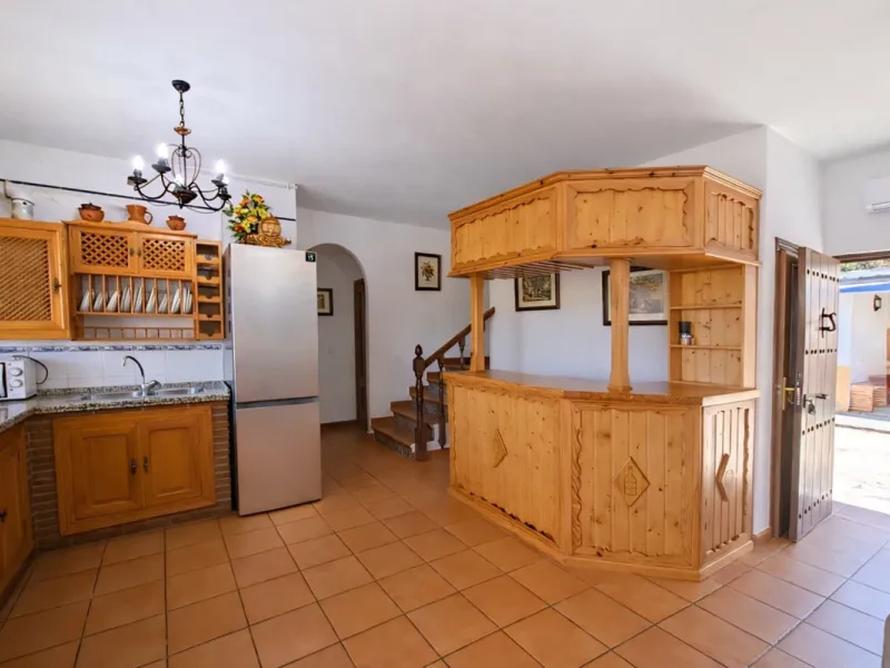 Finca with panoramic views in Ronda with private pool, productive olive grove and Andalusian house · Ideal rural tourism investment