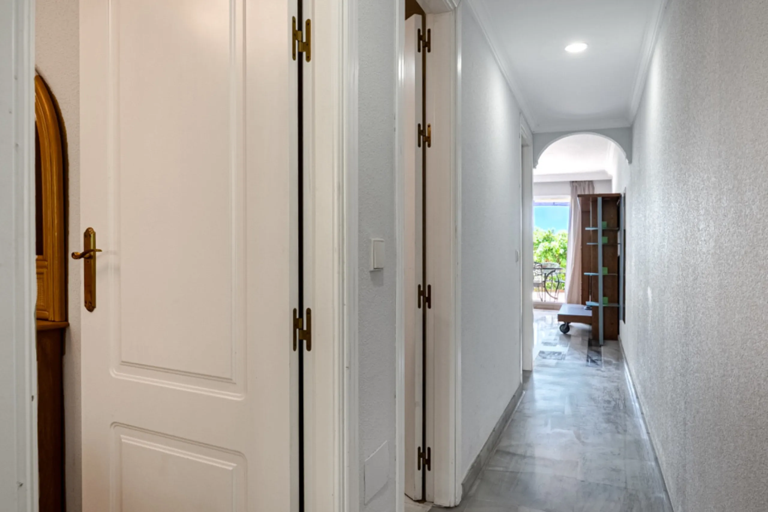 Apartment - Middle Floor Apartment в продаже в Marbella, Málaga. В доме 1 спален и 1 ванных комнат. Площадь дома 71 м²
