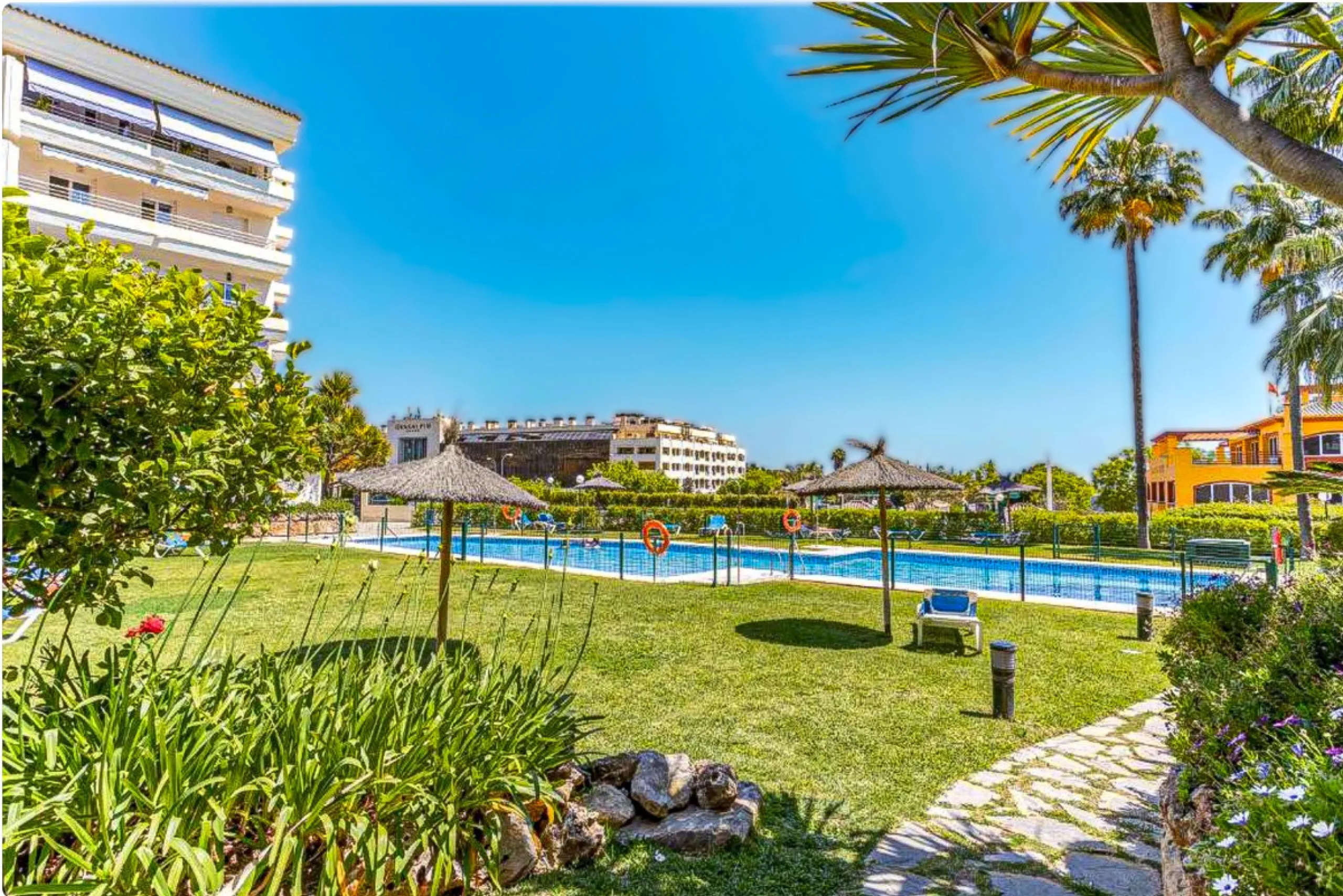 Apartment - Middle Floor Apartment в продаже в Marbella, Málaga. В доме 1 спален и 1 ванных комнат. Площадь дома 71 м²