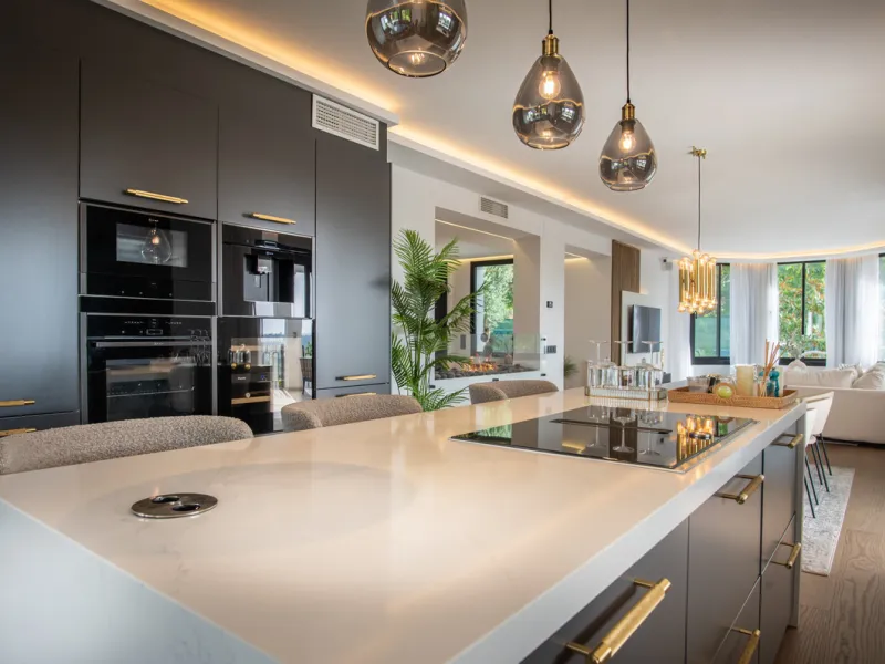 House - Detached Villa в продаже в Benahavís, Málaga. В доме 5 спален и 5 ванных комнат. Площадь дома 386 м². Площадь участка 765 м²