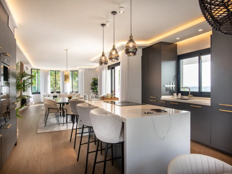 House - Detached Villa в продаже в Benahavís, Málaga. В доме 5 спален и 5 ванных комнат. Площадь дома 386 м². Площадь участка 765 м²