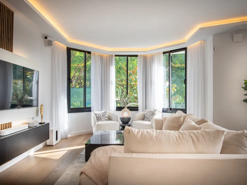 House - Detached Villa в продаже в Benahavís, Málaga. В доме 5 спален и 5 ванных комнат. Площадь дома 386 м². Площадь участка 765 м²