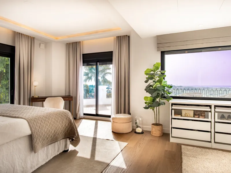House - Detached Villa в продаже в Benahavís, Málaga. В доме 5 спален и 5 ванных комнат. Площадь дома 386 м². Площадь участка 765 м²