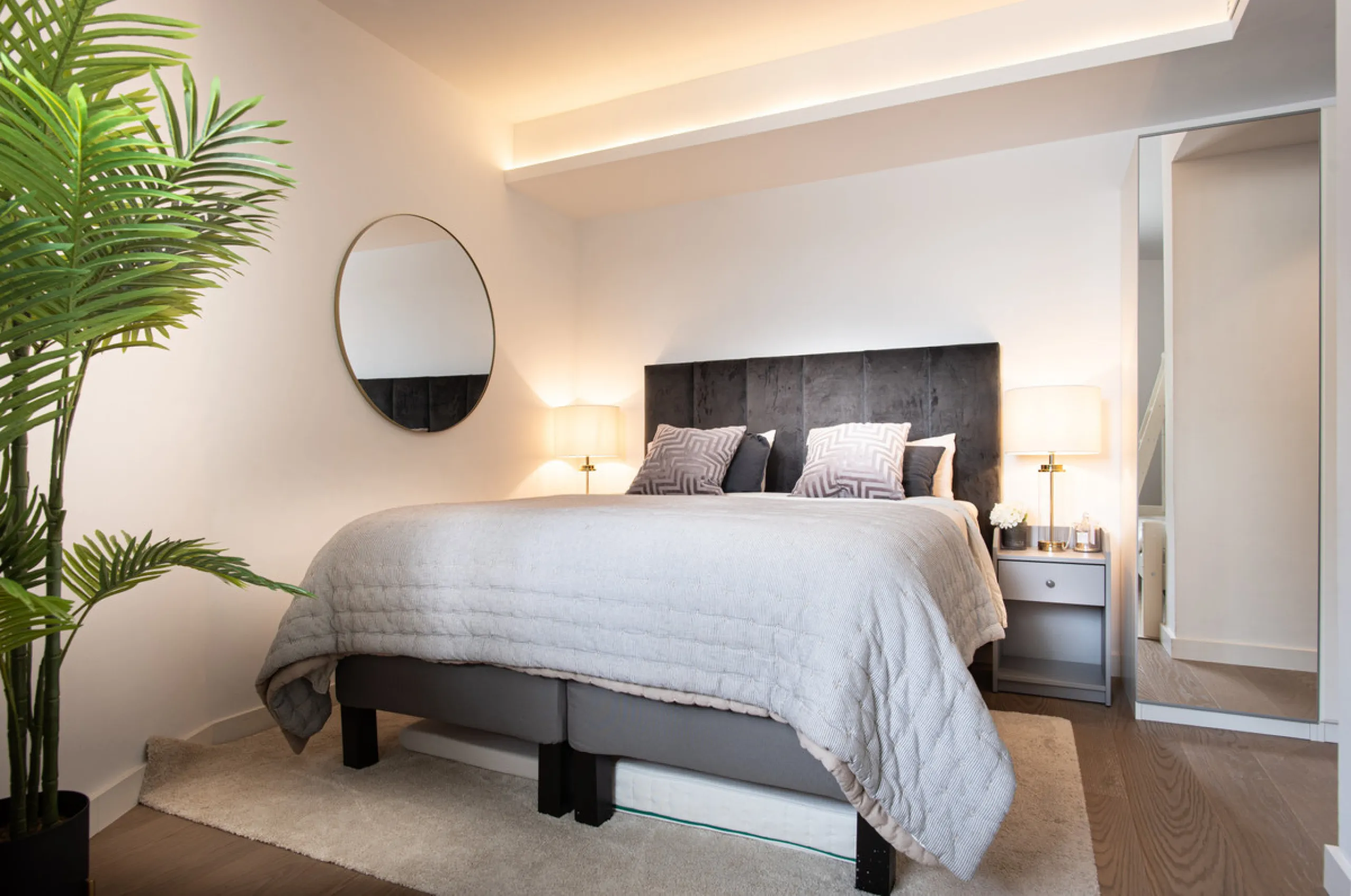 House - Detached Villa в продаже в Benahavís, Málaga. В доме 5 спален и 5 ванных комнат. Площадь дома 386 м². Площадь участка 765 м²