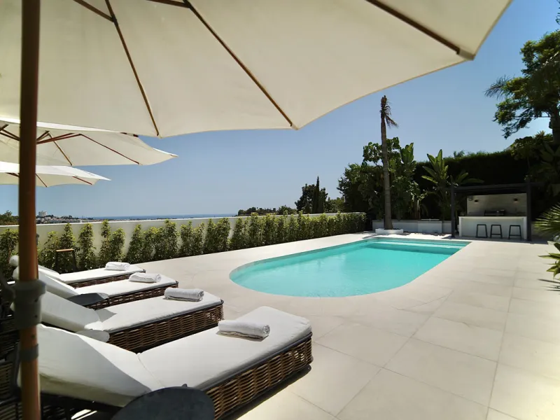 House - Detached Villa в продаже в Benahavís, Málaga. В доме 5 спален и 5 ванных комнат. Площадь дома 386 м². Площадь участка 765 м²