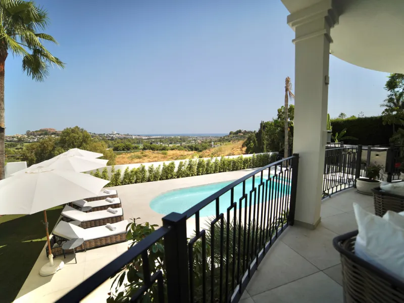 House - Detached Villa в продаже в Benahavís, Málaga. В доме 5 спален и 5 ванных комнат. Площадь дома 386 м². Площадь участка 765 м²
