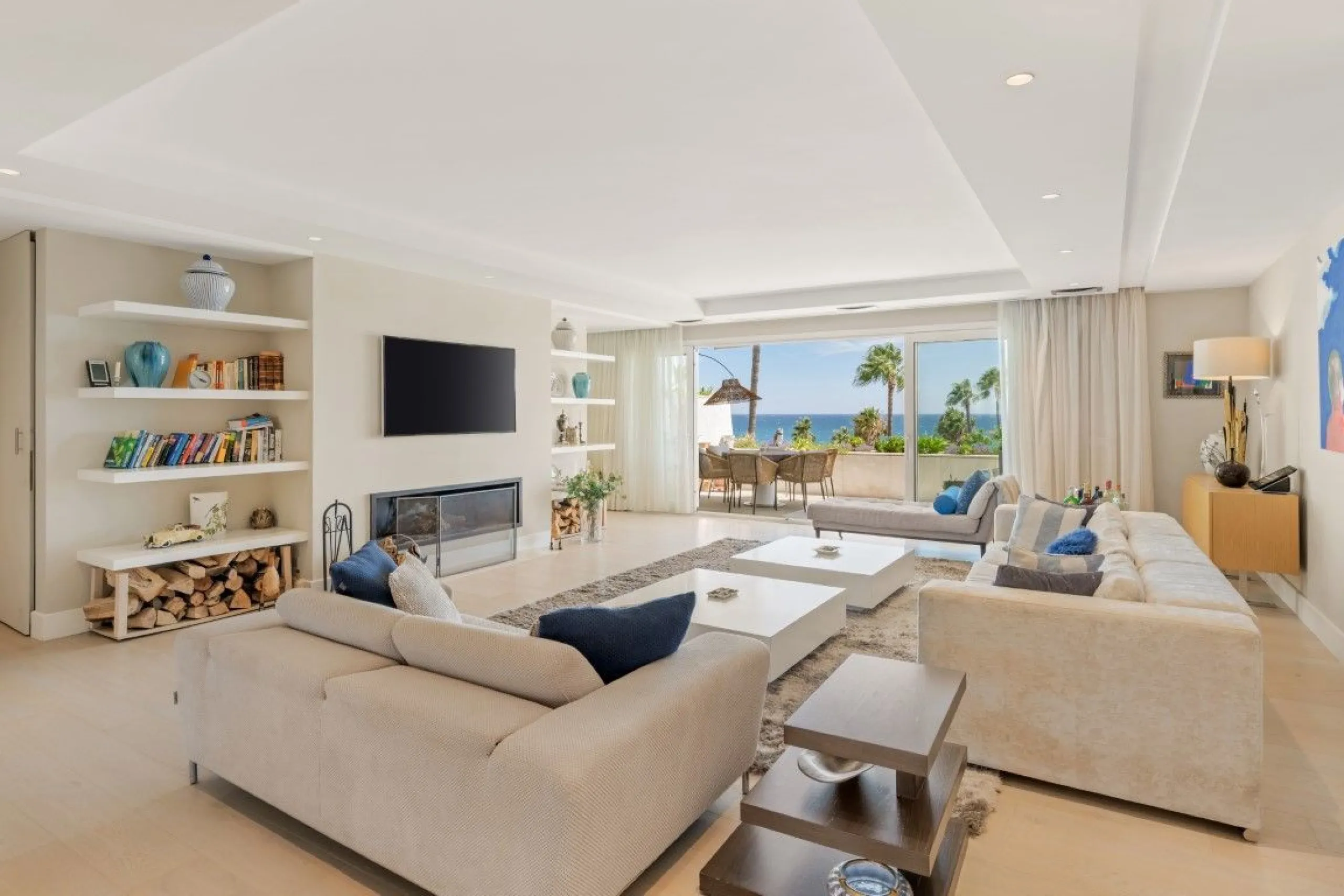 Apartment - Penthouse в продаже в Marbella, Málaga. В доме 3 спален и 3 ванных комнат. Площадь дома 221 м²