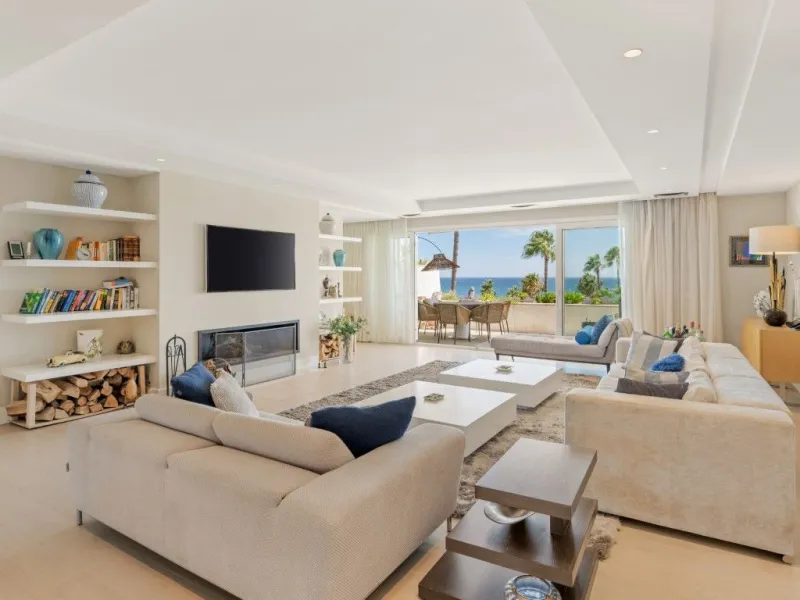 Apartment - Penthouse в продаже в Marbella, Málaga. В доме 3 спален и 3 ванных комнат. Площадь дома 221 м²