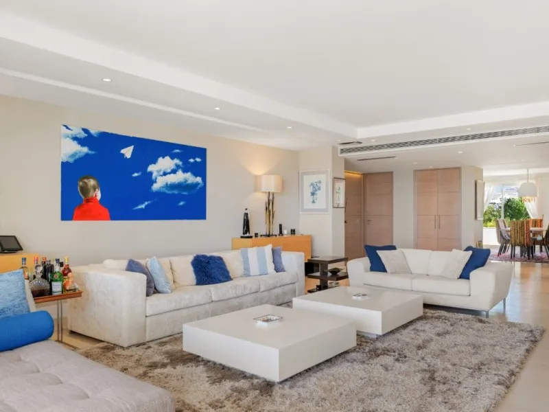 Apartment - Penthouse в продаже в Marbella, Málaga. В доме 3 спален и 3 ванных комнат. Площадь дома 221 м²