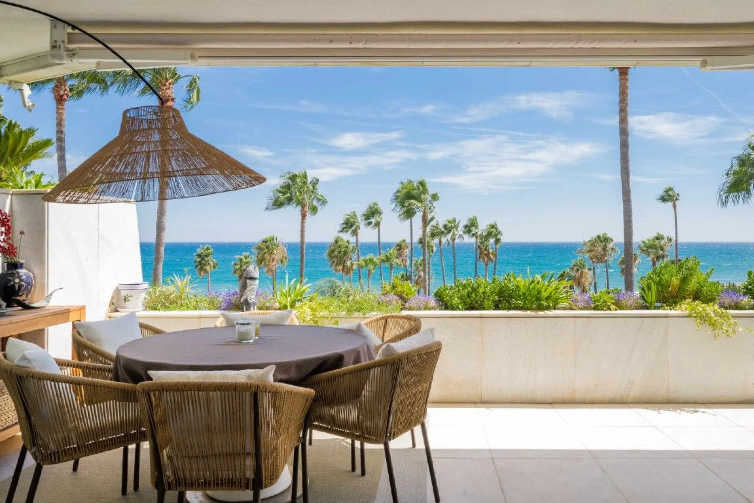 Apartment - Penthouse в продаже в Marbella, Málaga. В доме 3 спален и 3 ванных комнат. Площадь дома 221 м²