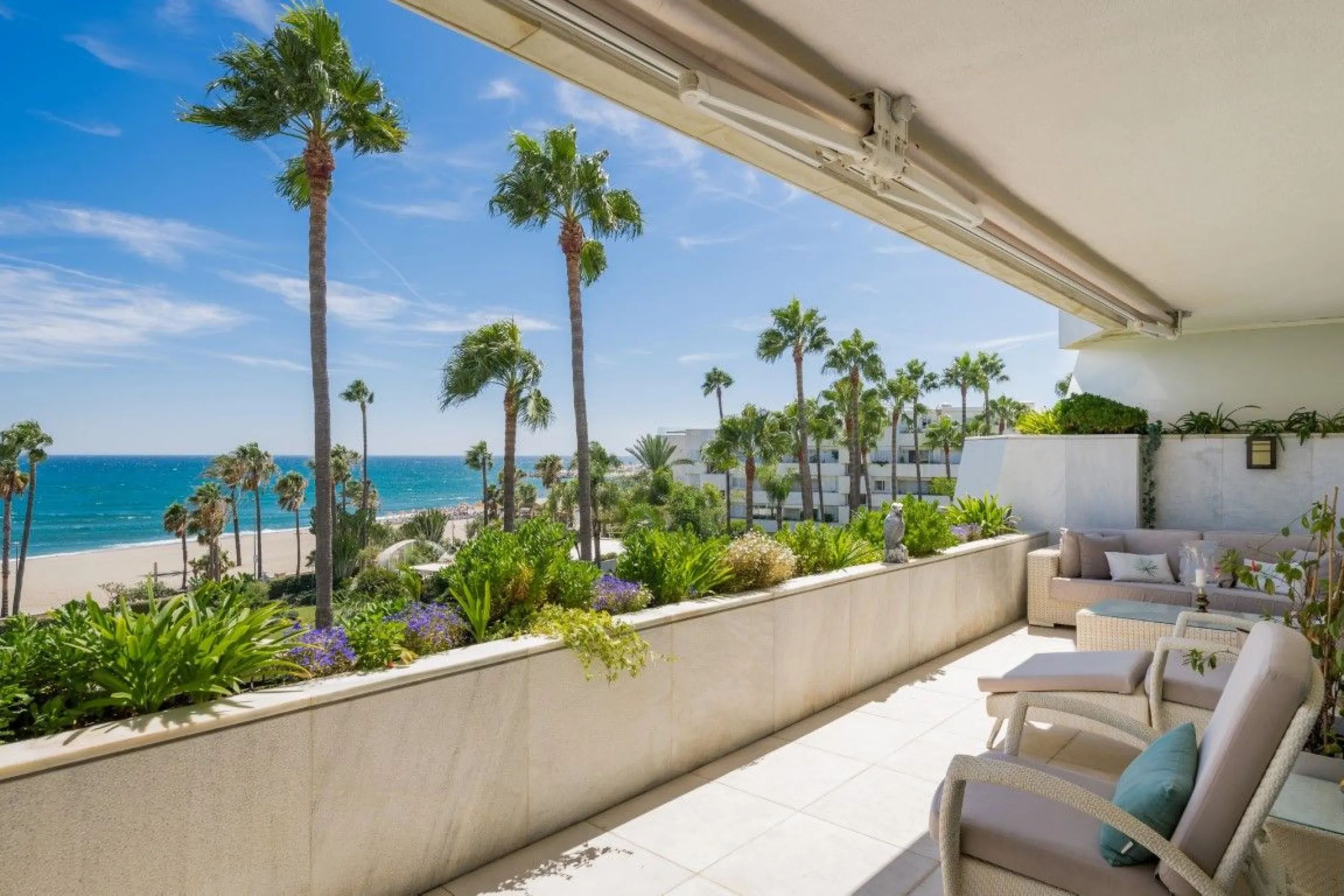 Apartment - Penthouse в продаже в Marbella, Málaga. В доме 3 спален и 3 ванных комнат. Площадь дома 221 м²