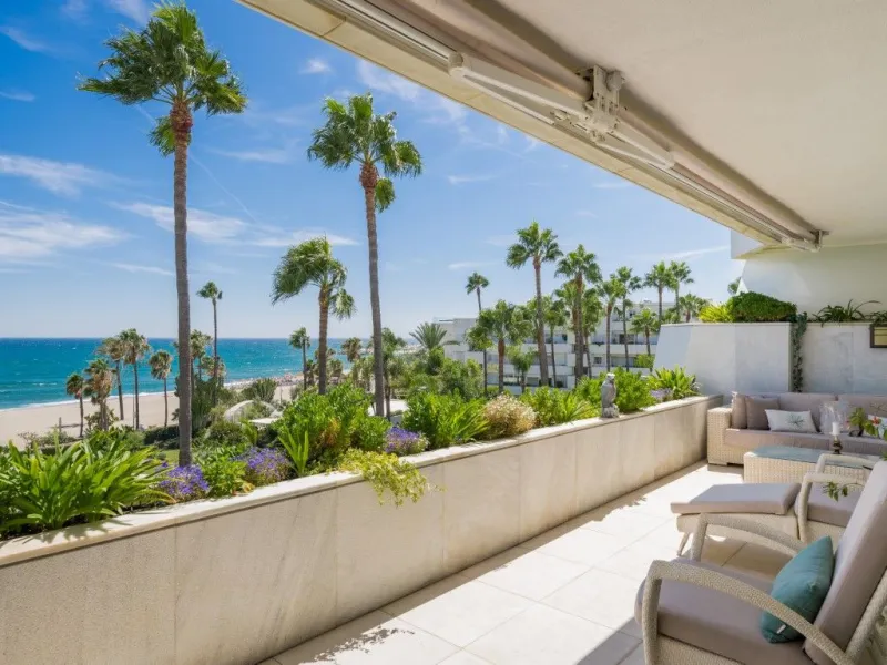 Apartment - Penthouse в продаже в Marbella, Málaga. В доме 3 спален и 3 ванных комнат. Площадь дома 221 м²