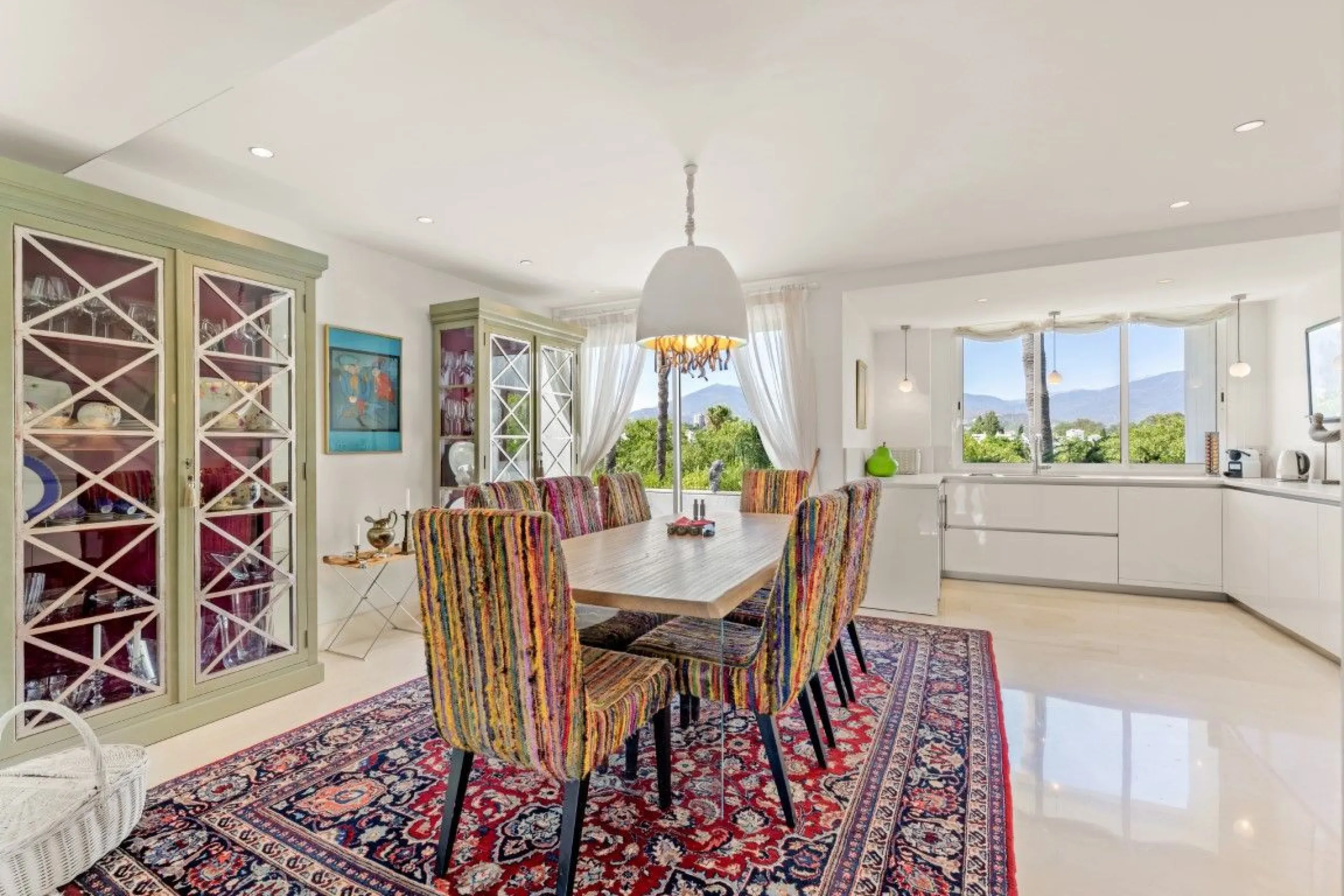 Apartment - Penthouse в продаже в Marbella, Málaga. В доме 3 спален и 3 ванных комнат. Площадь дома 221 м²