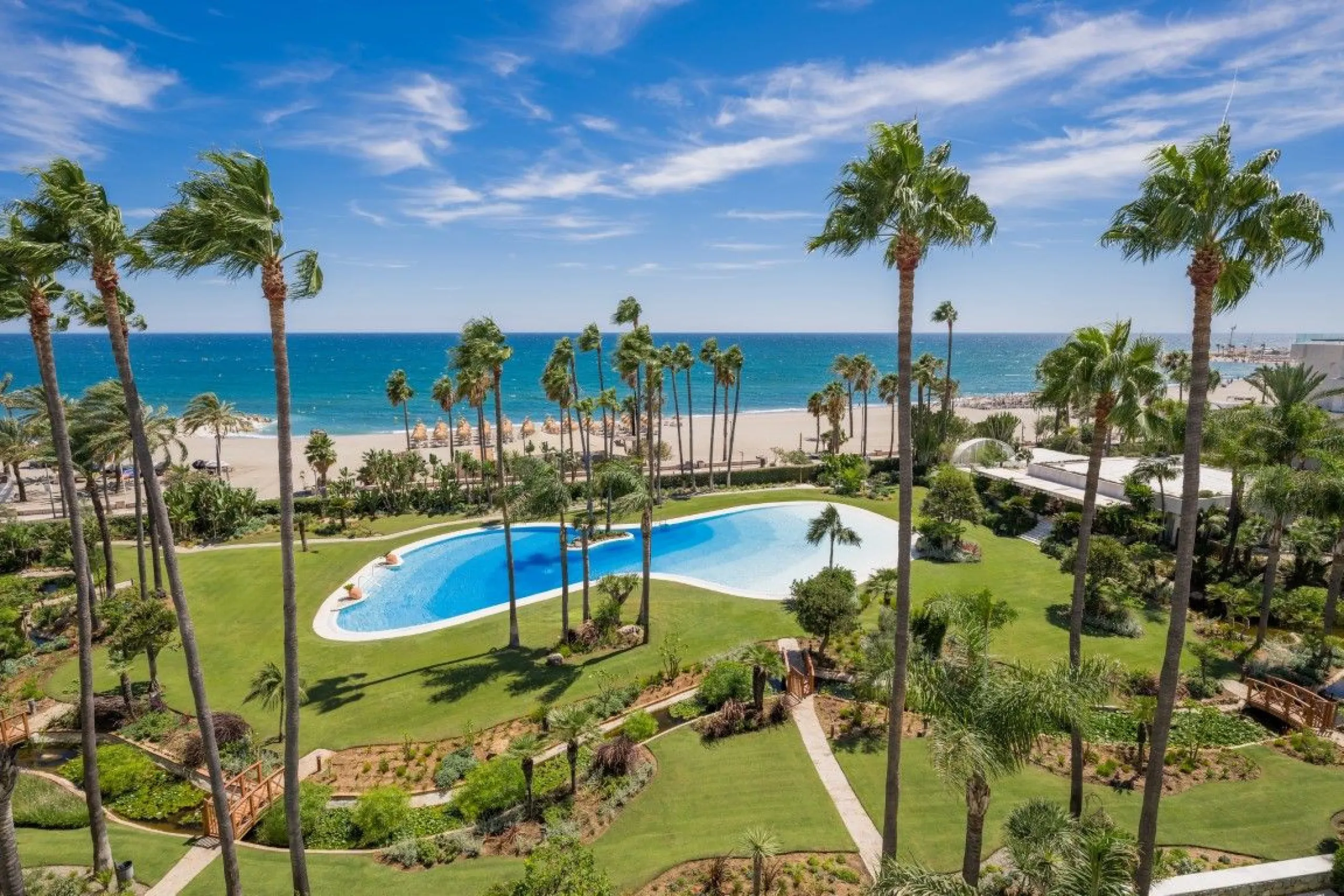Apartment - Penthouse в продаже в Marbella, Málaga. В доме 3 спален и 3 ванных комнат. Площадь дома 221 м²