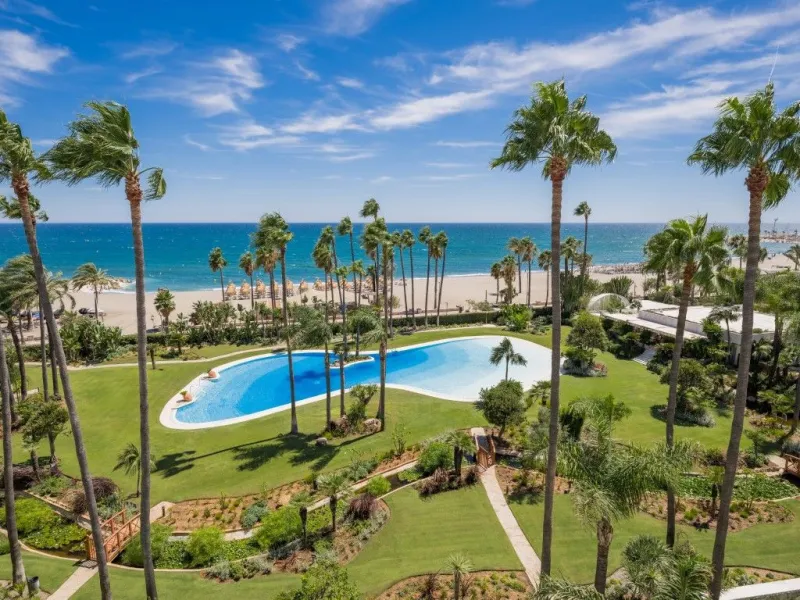 Apartment - Penthouse в продаже в Marbella, Málaga. В доме 3 спален и 3 ванных комнат. Площадь дома 221 м²