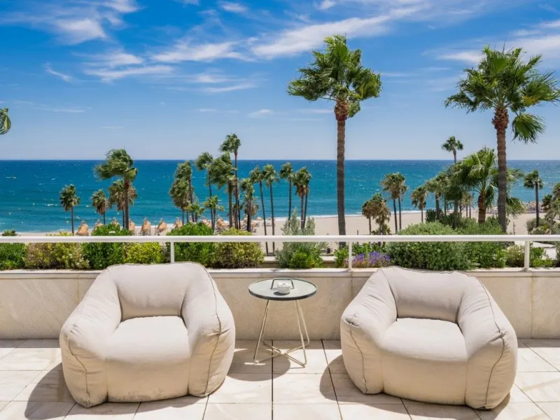 Apartment - Penthouse в продаже в Marbella, Málaga. В доме 3 спален и 3 ванных комнат. Площадь дома 221 м²