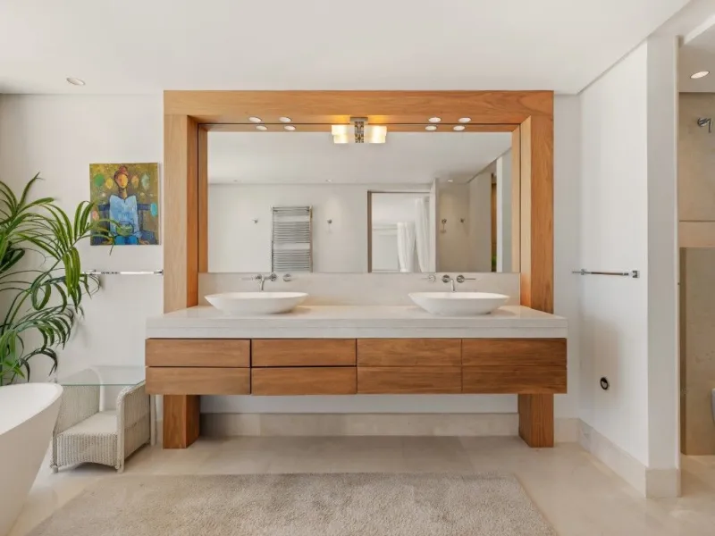 Apartment - Penthouse в продаже в Marbella, Málaga. В доме 3 спален и 3 ванных комнат. Площадь дома 221 м²