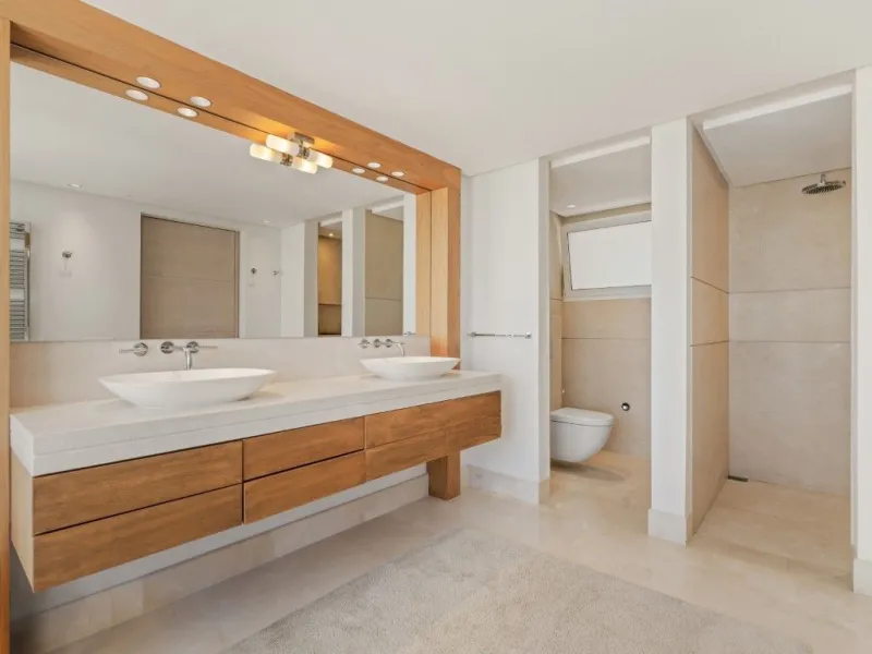 Apartment - Penthouse в продаже в Marbella, Málaga. В доме 3 спален и 3 ванных комнат. Площадь дома 221 м²