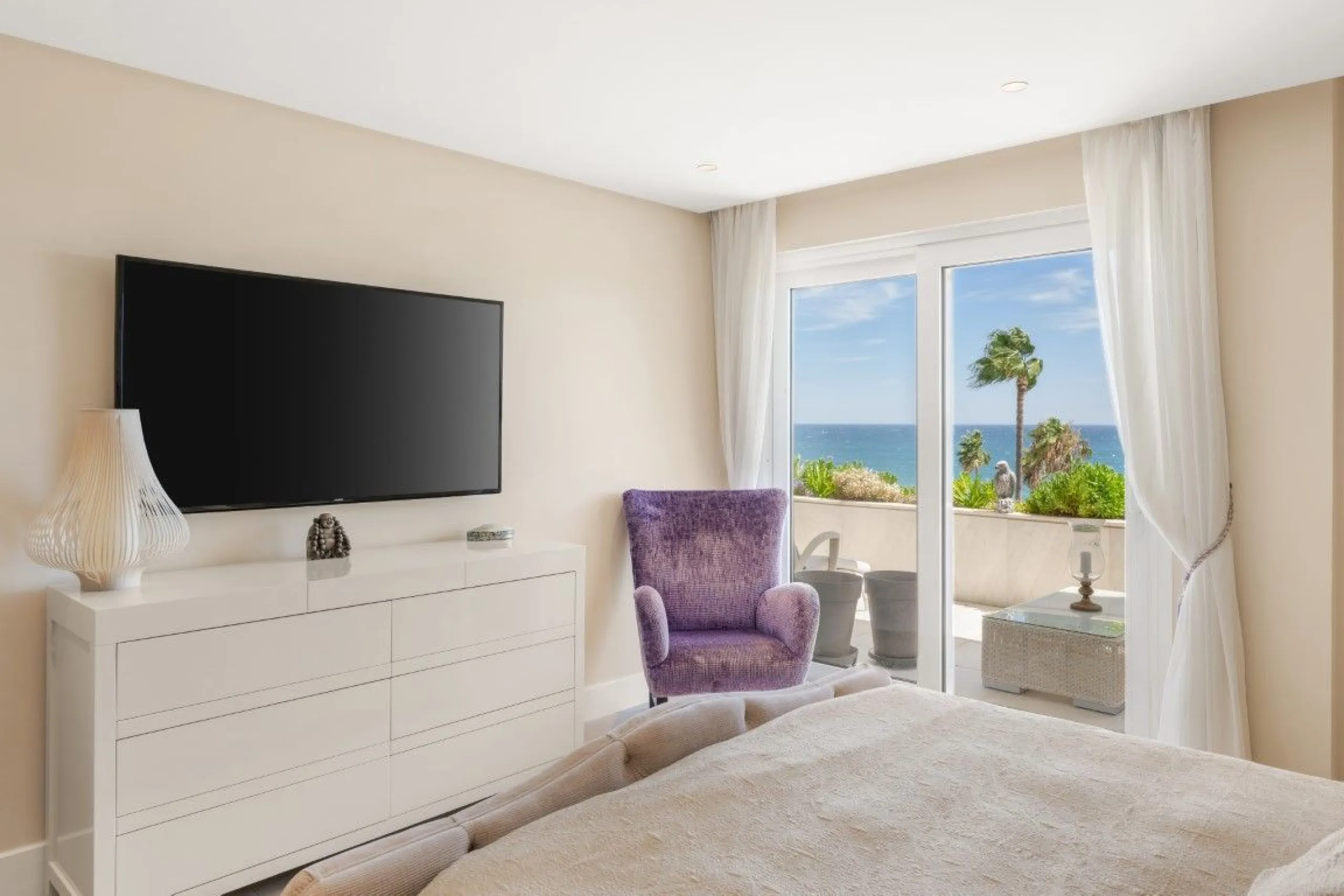 Apartment - Penthouse в продаже в Marbella, Málaga. В доме 3 спален и 3 ванных комнат. Площадь дома 221 м²