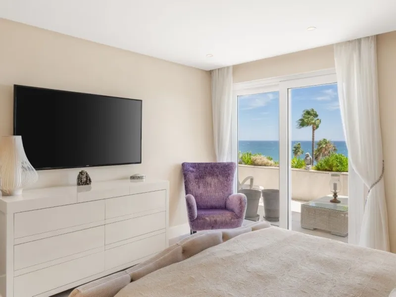 Apartment - Penthouse в продаже в Marbella, Málaga. В доме 3 спален и 3 ванных комнат. Площадь дома 221 м²