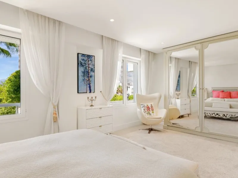 Apartment - Penthouse в продаже в Marbella, Málaga. В доме 3 спален и 3 ванных комнат. Площадь дома 221 м²