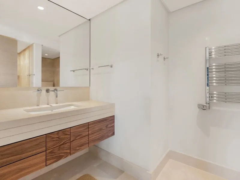 Apartment - Penthouse в продаже в Marbella, Málaga. В доме 3 спален и 3 ванных комнат. Площадь дома 221 м²