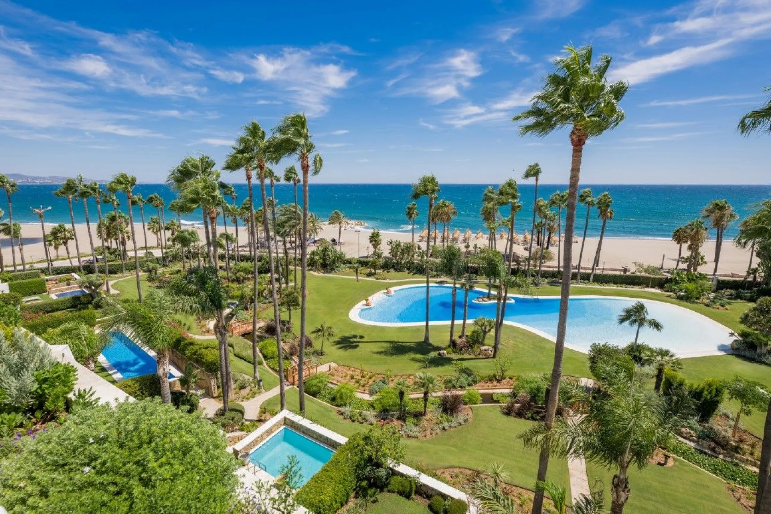 Apartment - Penthouse в продаже в Marbella, Málaga. В доме 3 спален и 3 ванных комнат. Площадь дома 221 м²