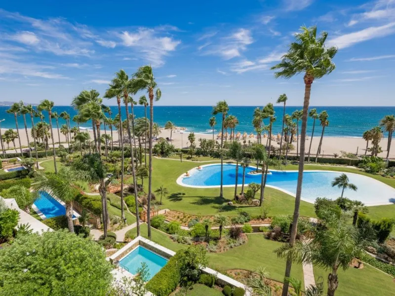 Apartment - Penthouse в продаже в Marbella, Málaga. В доме 3 спален и 3 ванных комнат. Площадь дома 221 м²