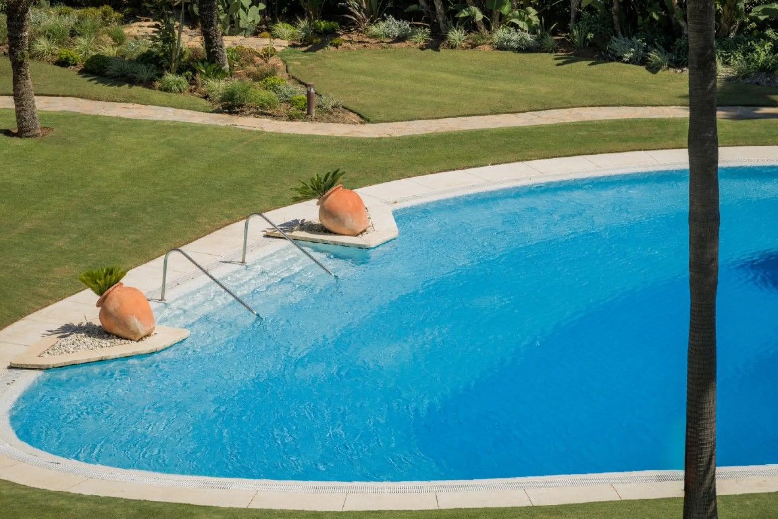 Apartment - Penthouse в продаже в Marbella, Málaga. В доме 3 спален и 3 ванных комнат. Площадь дома 221 м²