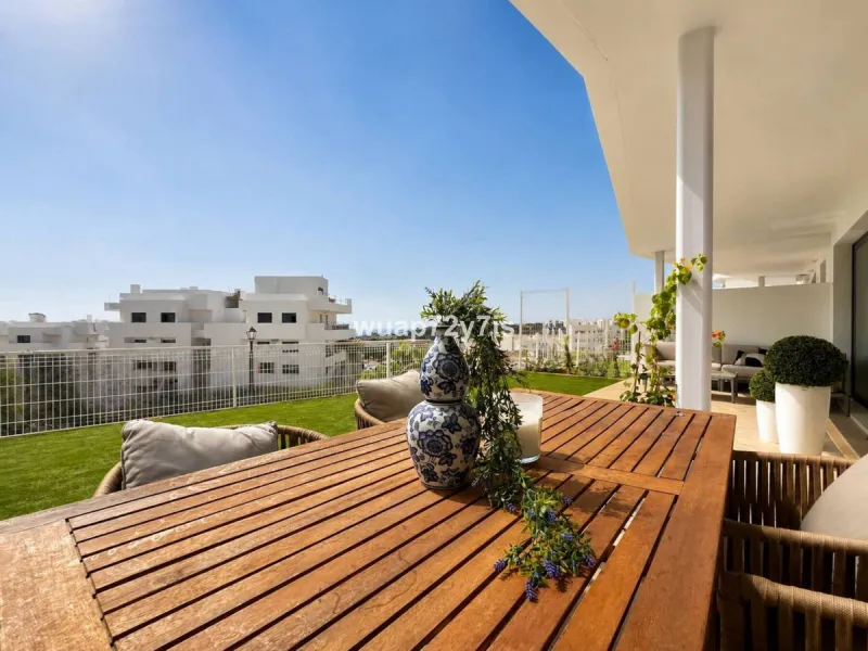 Two-Bedroom Apartment with Spacious Terrace and Sea Views in One Eighty, Estepona