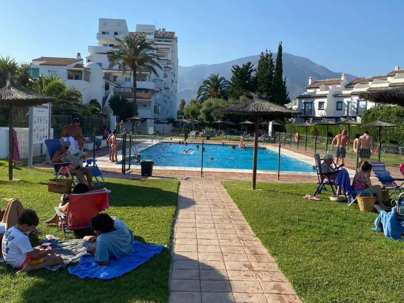 Prime Frontline Beach Apartment on Estepona's Serene Playa de Guadalobón