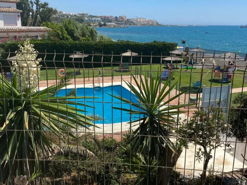 Prime Frontline Beach Apartment on Estepona's Serene Playa de Guadalobón