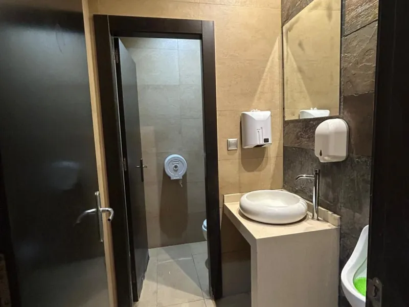 Commercial - Commercial Premises в продаже в Marbella, Málaga. Площадь дома 231 м²