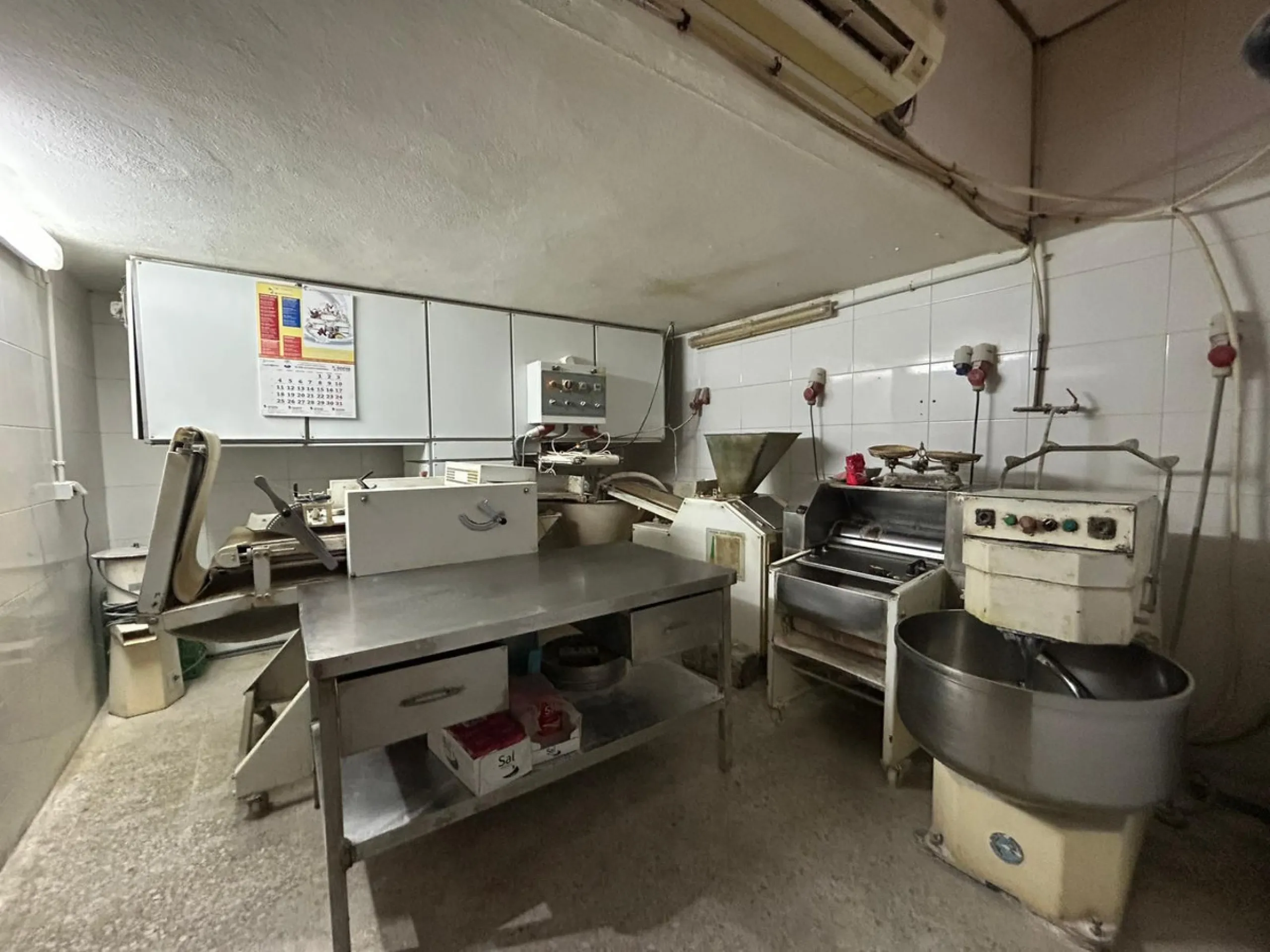 Commercial - Commercial Premises в продаже в Marbella, Málaga. Площадь дома 231 м²
