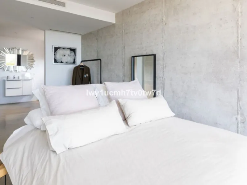 House - Detached Villa в продаже в Benalmadena, Málaga. В доме 4 спален и 3 ванных комнат. Площадь дома 303 м². Площадь участка 1149 м²