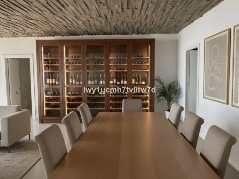 House - Detached Villa в продаже в Benalmadena, Málaga. В доме 4 спален и 3 ванных комнат. Площадь дома 303 м². Площадь участка 1149 м²