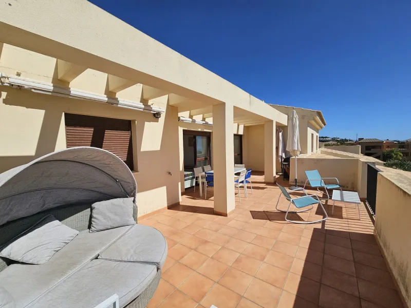 Stunning Sea View Penthouse – Just 300m from the Beach