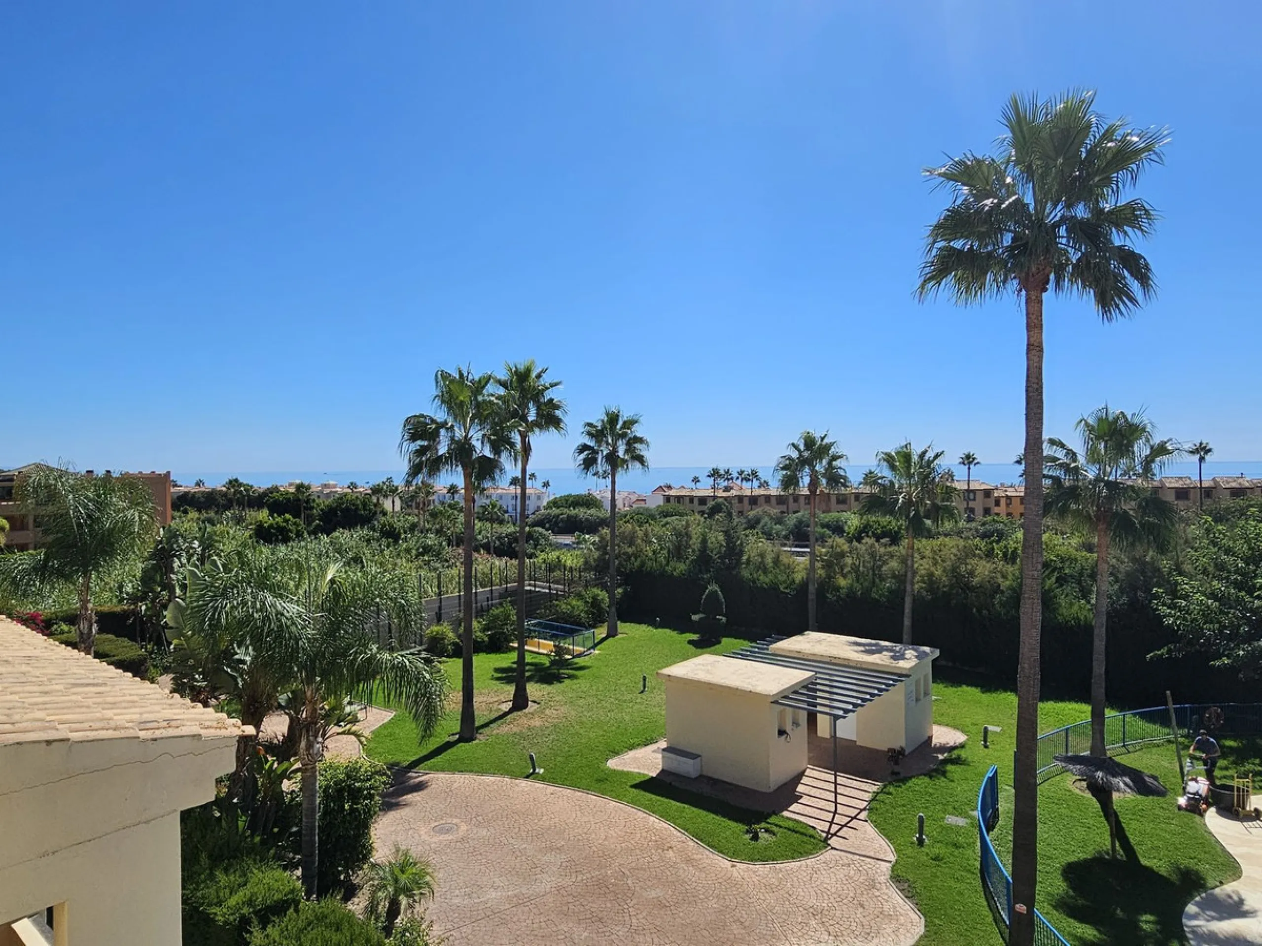 Stunning Sea View Penthouse – Just 300m from the Beach