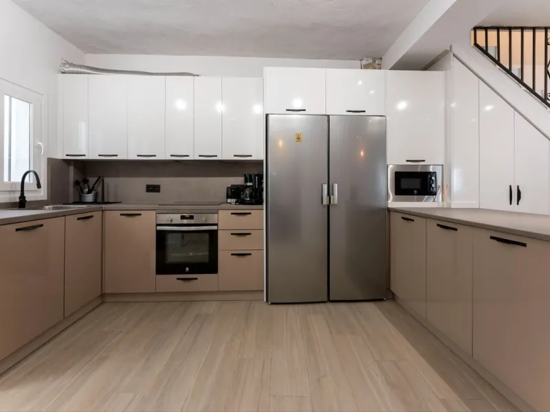 AN IDEAL SPACIOUS FAMILY HOME THAT ASO OFFERS EXCELLENT RENTAL OPPORTUNITIES