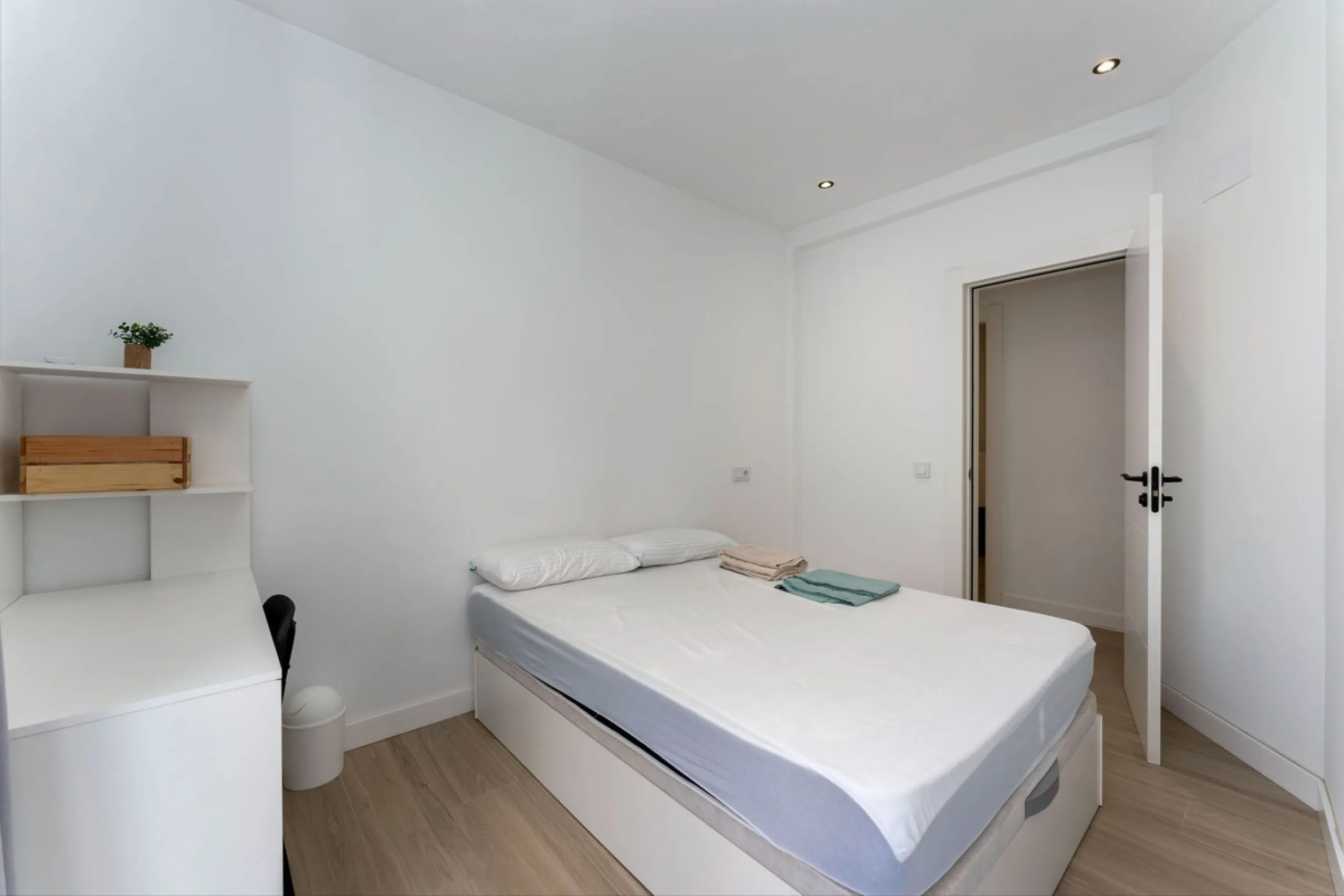 AN IDEAL SPACIOUS FAMILY HOME THAT ASO OFFERS EXCELLENT RENTAL OPPORTUNITIES