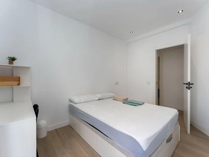 AN IDEAL SPACIOUS FAMILY HOME THAT ASO OFFERS EXCELLENT RENTAL OPPORTUNITIES