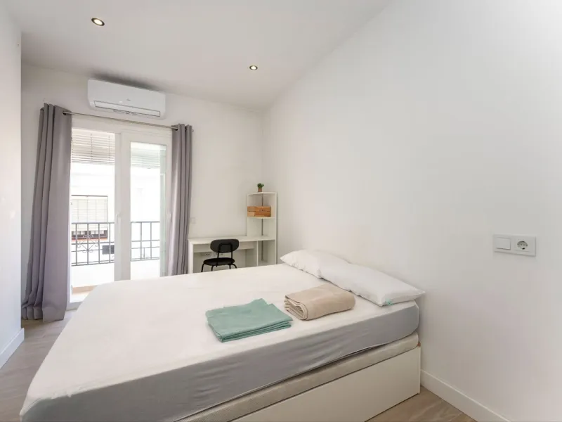 AN IDEAL SPACIOUS FAMILY HOME THAT ASO OFFERS EXCELLENT RENTAL OPPORTUNITIES