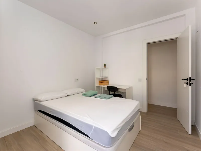 AN IDEAL SPACIOUS FAMILY HOME THAT ASO OFFERS EXCELLENT RENTAL OPPORTUNITIES