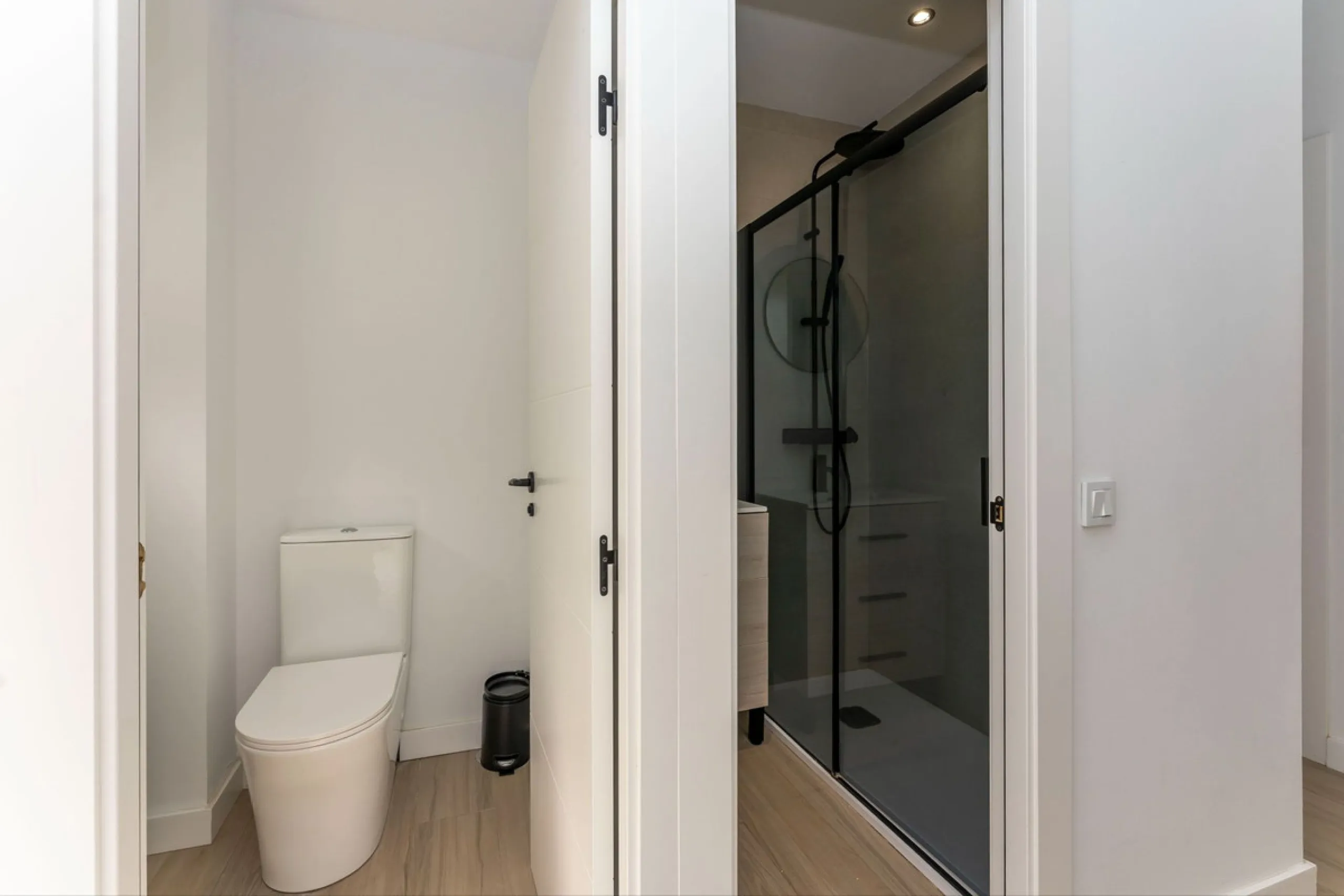 AN IDEAL SPACIOUS FAMILY HOME THAT ASO OFFERS EXCELLENT RENTAL OPPORTUNITIES