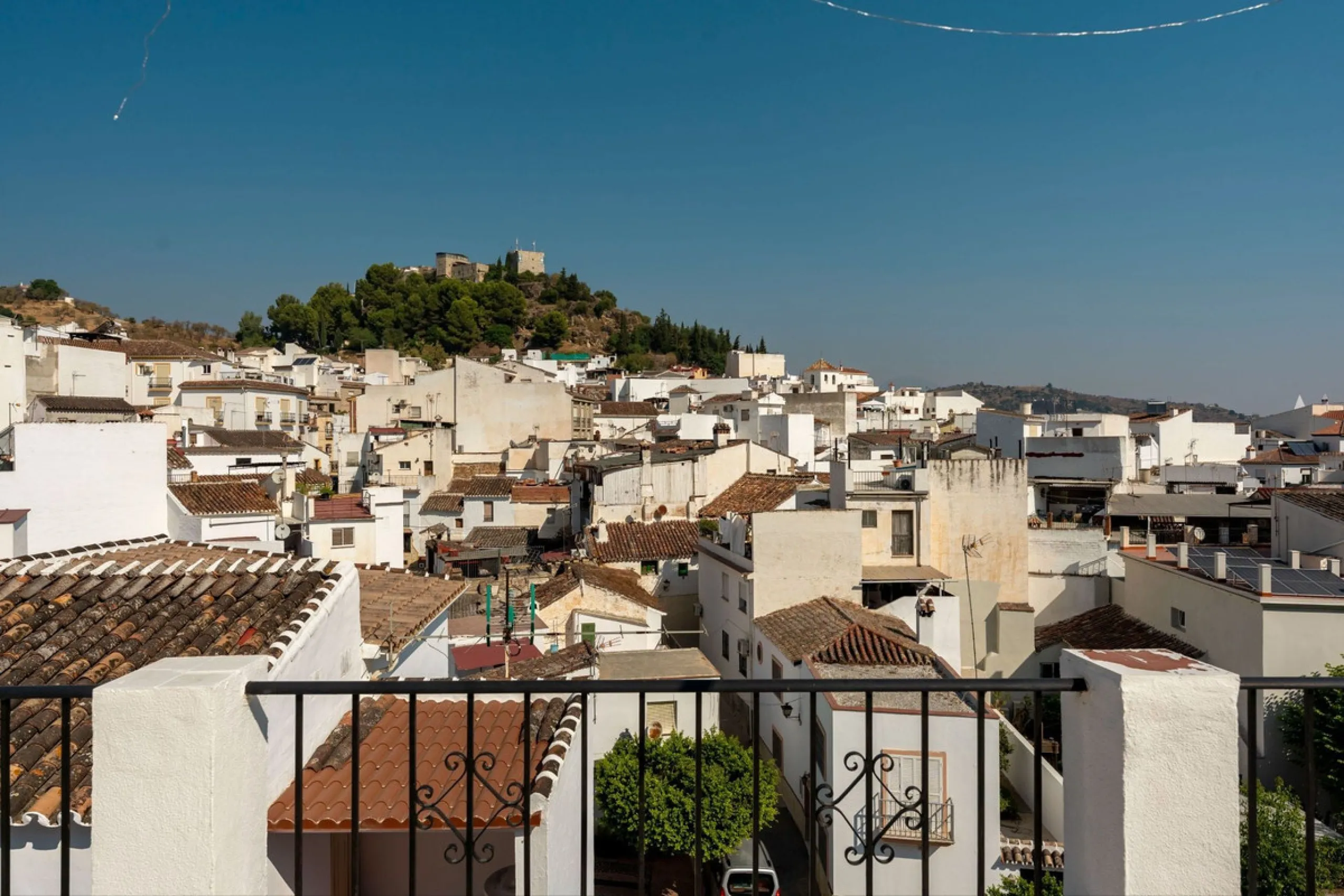 AN IDEAL SPACIOUS FAMILY HOME THAT ASO OFFERS EXCELLENT RENTAL OPPORTUNITIES