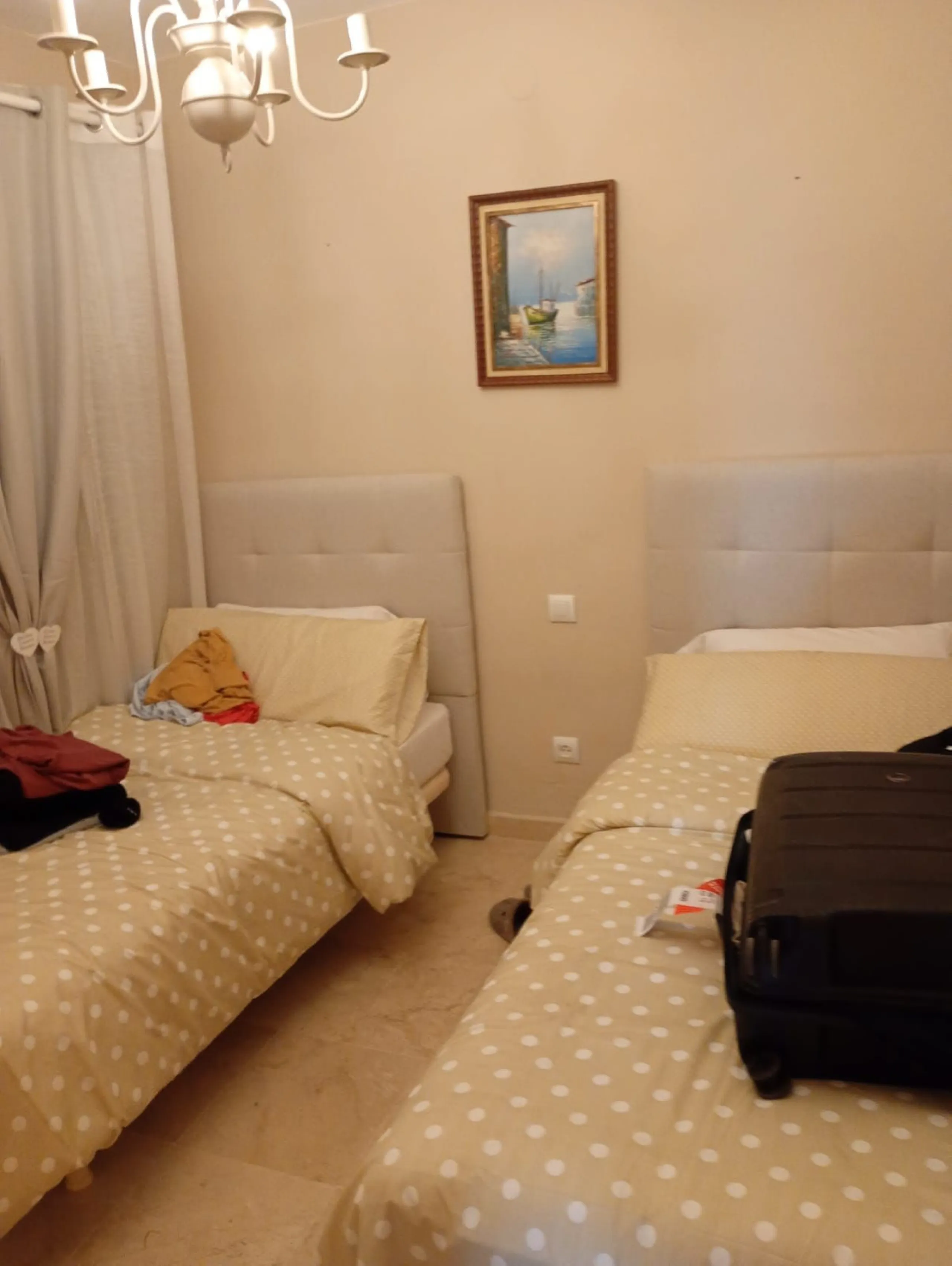 A lovely elevated ground floor apartment in the exclusive area of Selwo, Estepona.