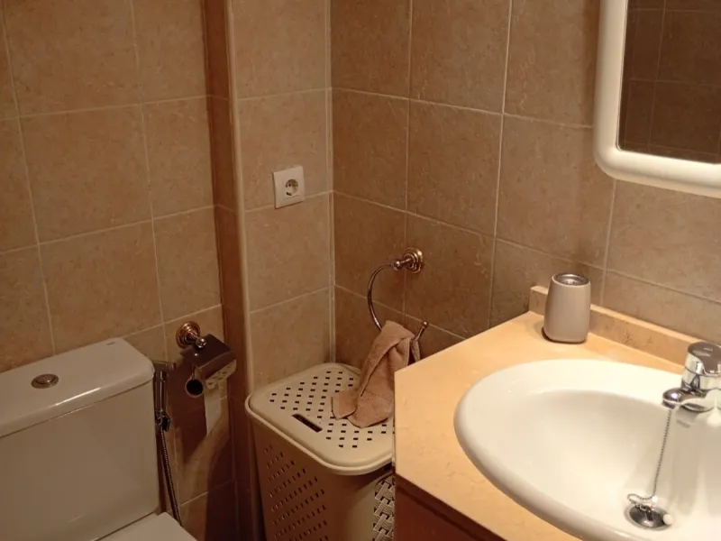 A lovely elevated ground floor apartment in the exclusive area of Selwo, Estepona.